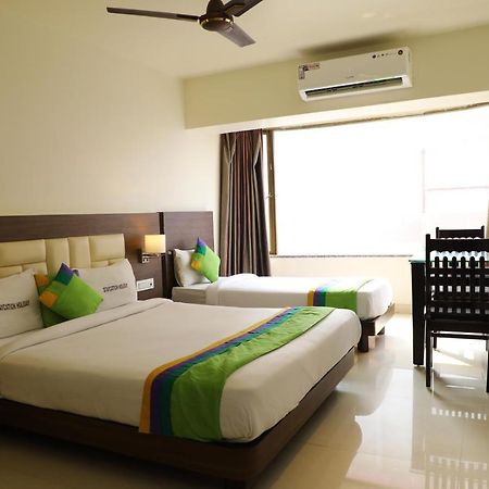 Staycation Holiday Нави Мумбаи Экстерьер фото