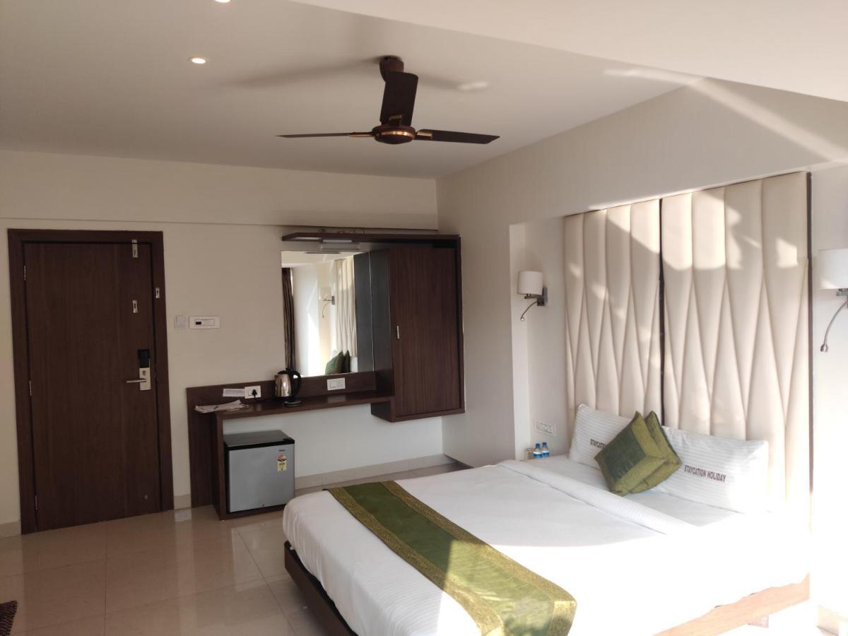 Staycation Holiday Нави Мумбаи Экстерьер фото