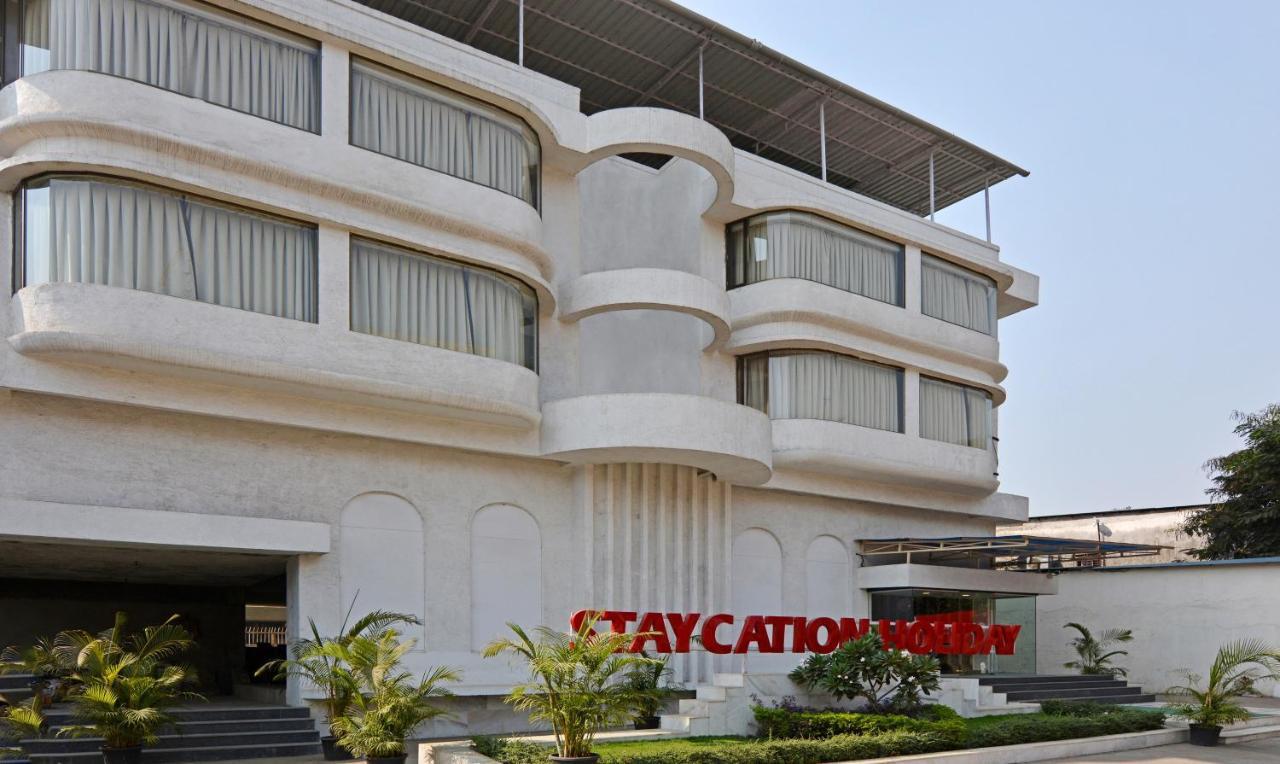 Staycation Holiday Нави Мумбаи Экстерьер фото