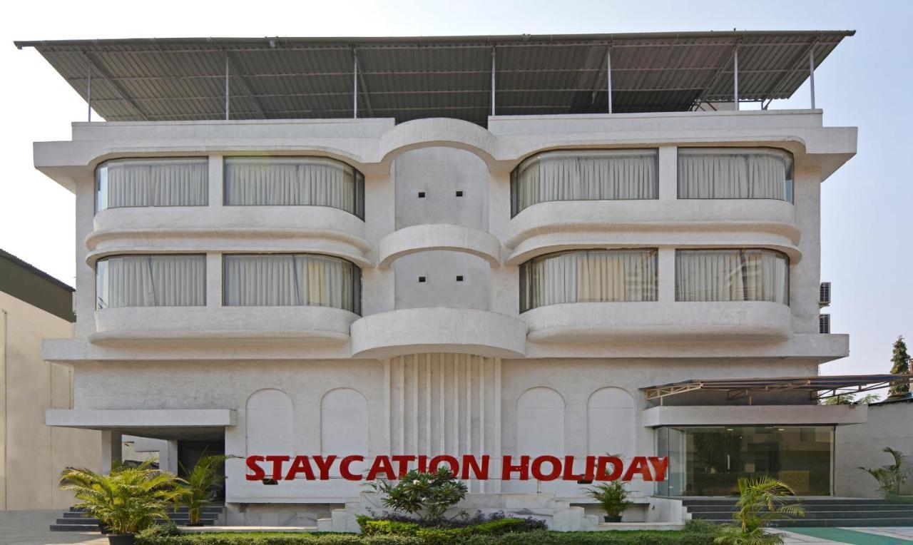 Staycation Holiday Нави Мумбаи Экстерьер фото